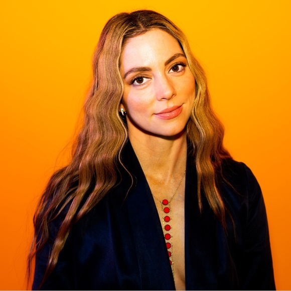 Meet your Posher, Marisa - Picture 1 of 1